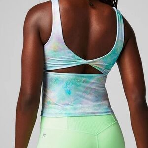 Fabletics Oasis Cosmic Halo Twist Tank
Size M